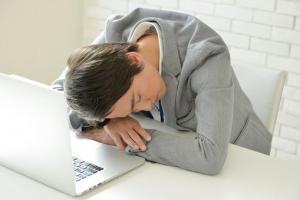 コーヒーナップとは~科学的効果と正しいコーヒーの飲み方やカフェイン量などの注意点