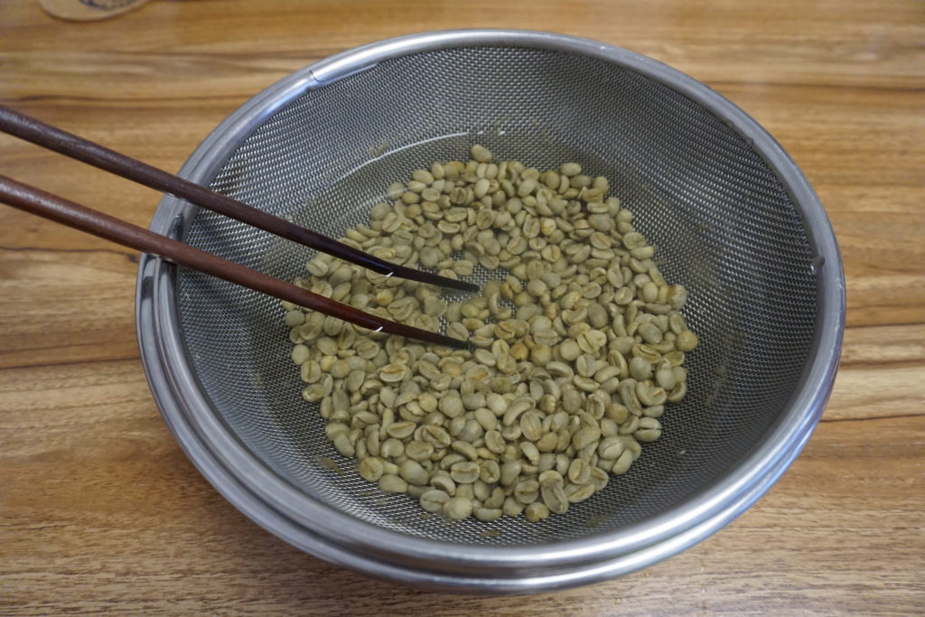 1回目　焙煎前のハンドピック