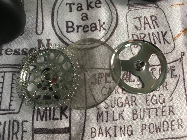 フレンチプレスのフィルターパーツ