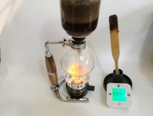 サイフォンで抽出中