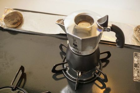 ビアレッティのマキネッタでコーヒー抽出